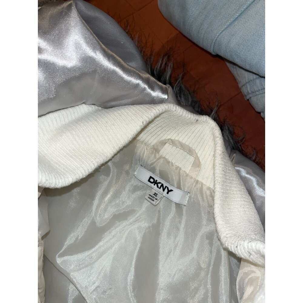 DKNY Quilted Silver Hooded Coat W/ Faux Fur Trim & Pockets Women's Size XL - Picture 3 of 8